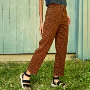 Universal Thread leopard pants, size 00